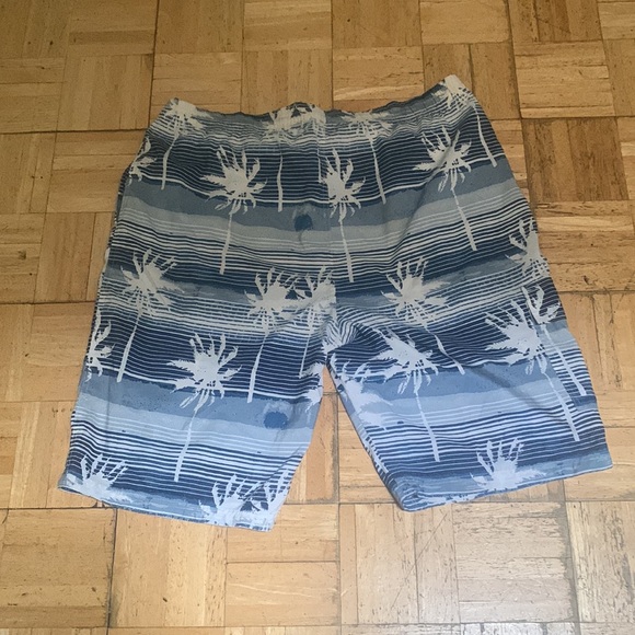 Selling men swimming trunks any questions ask 💕🌸 - Picture 3 of 3